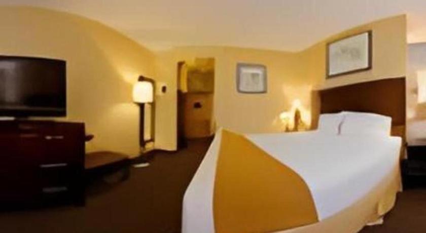 Holiday Inn Express Crockett By Ihg Exterior foto