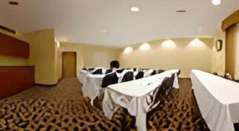 Holiday Inn Express Crockett By Ihg Exterior foto