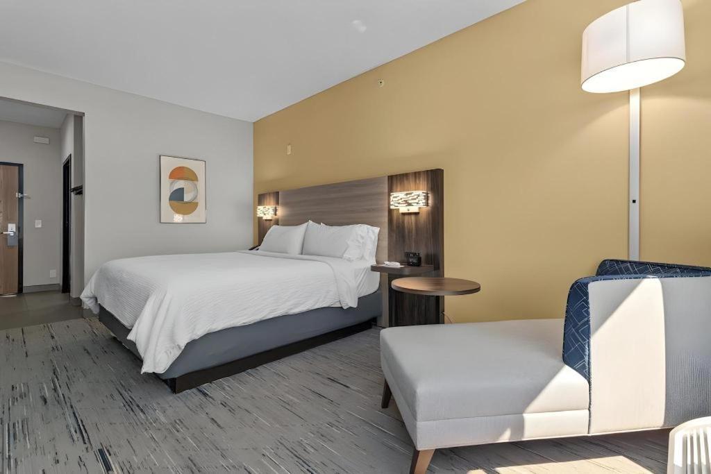 Holiday Inn Express Crockett By Ihg Exterior foto