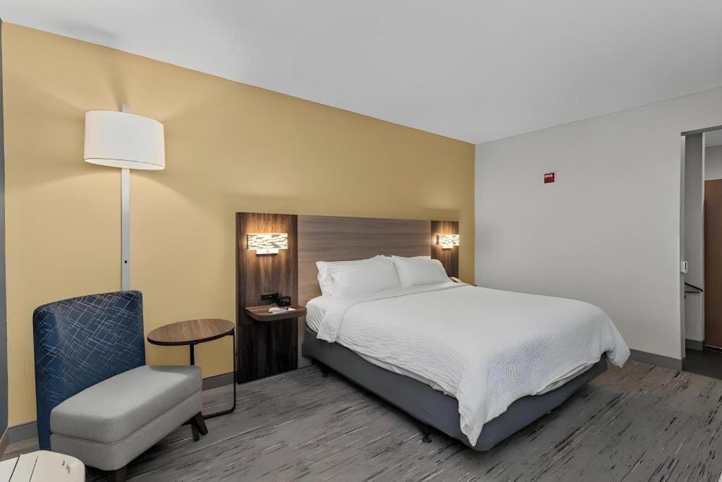 Holiday Inn Express Crockett By Ihg Exterior foto